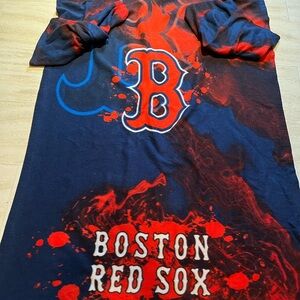 Boston Red‎ Sox super soft fleece wearable blanket with sleeves. “Slanket”